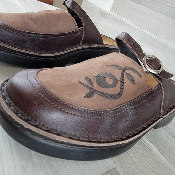 Naot Camille Brown Leather Slip-on Clog Women's Size 35 - Picture 8 of 16